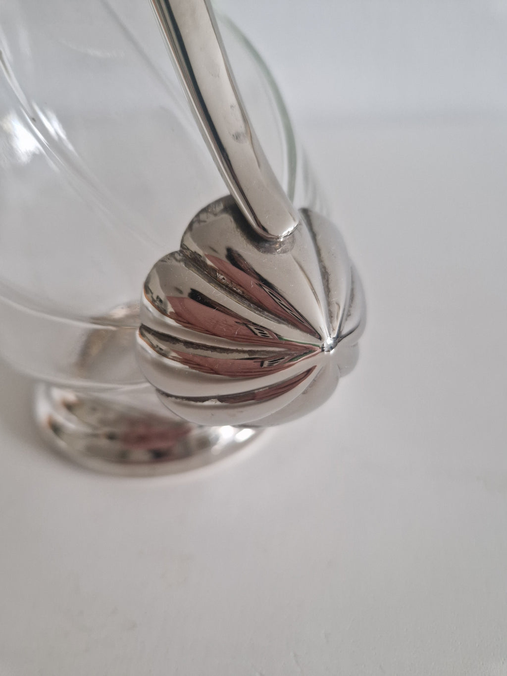 Vintage Silver-Plated Decanter – Elevate Your Entertaining with this Elegant Claret Jug