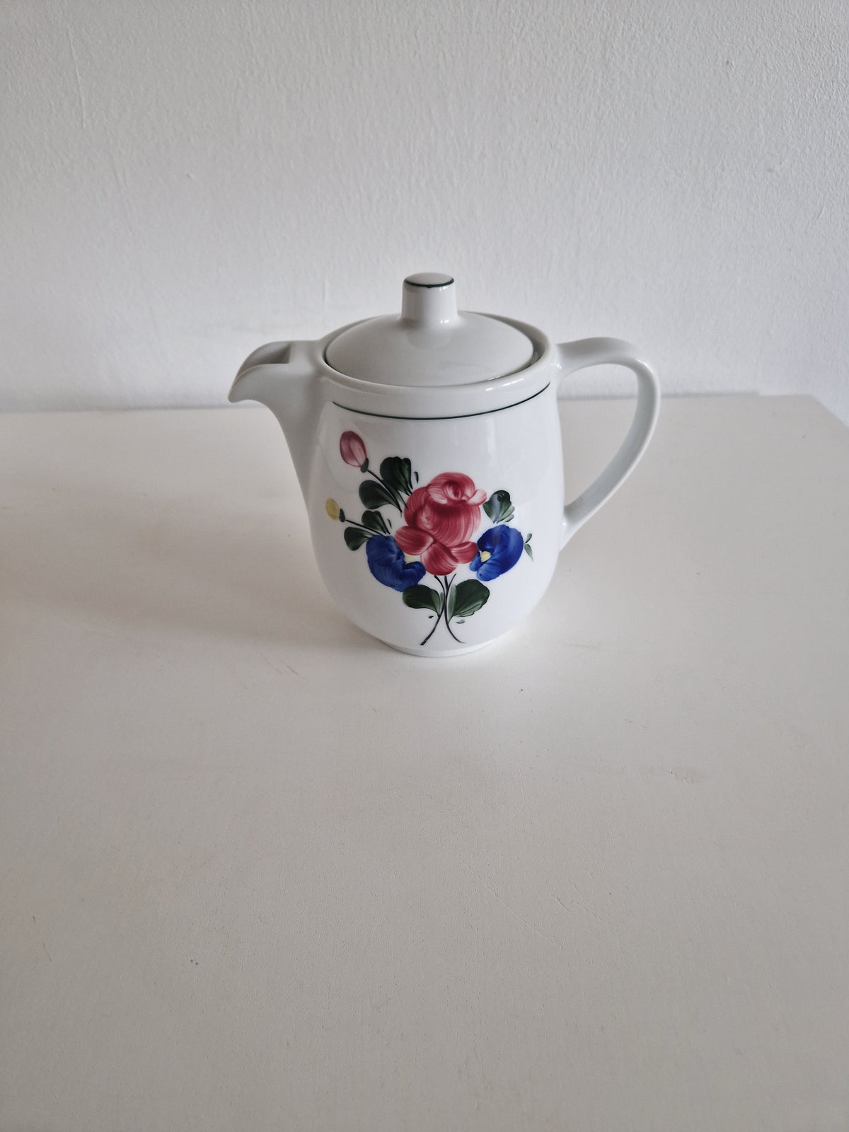 Vintage Lilien Porzellan Coffee Pot – Hand-Painted Roses & Pansies
