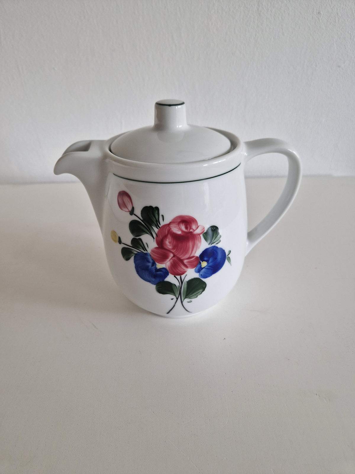 Vintage Lilien Porzellan Coffee Pot – Hand-Painted Roses & Pansies