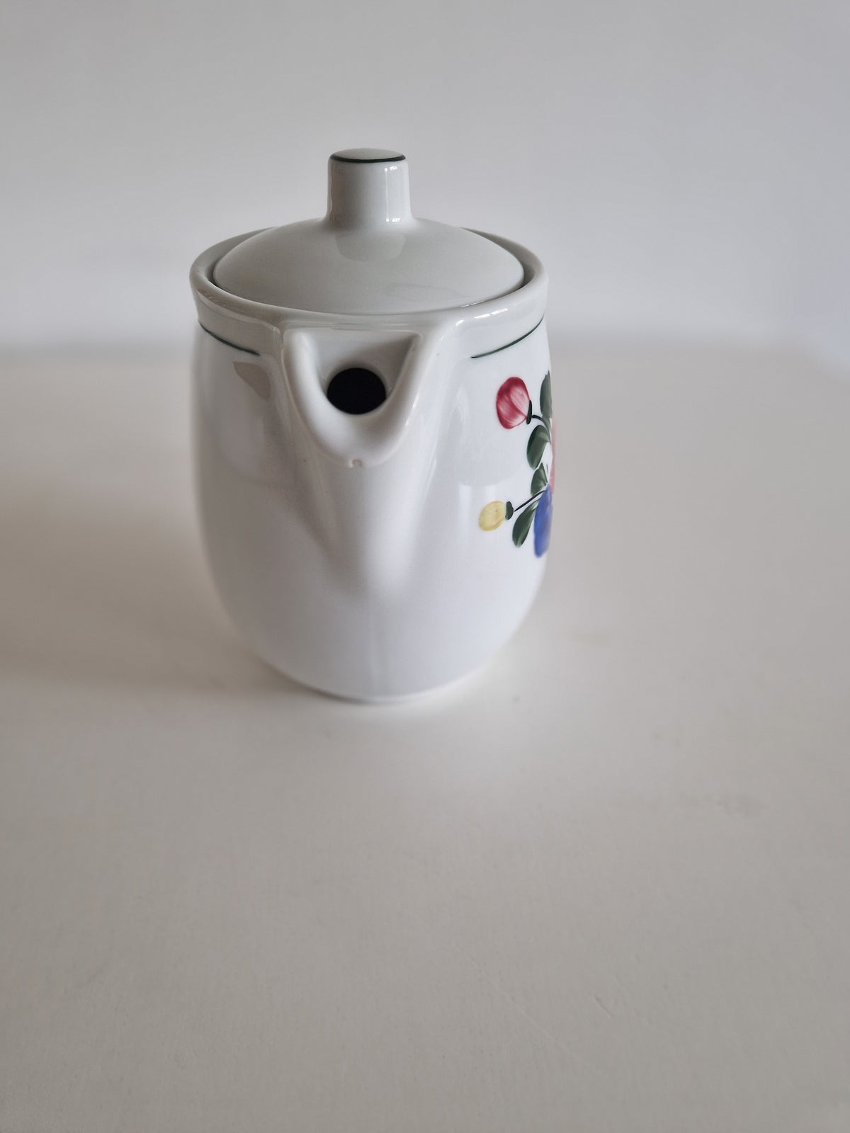 Vintage Lilien Porzellan Coffee Pot – Hand-Painted Roses & Pansies