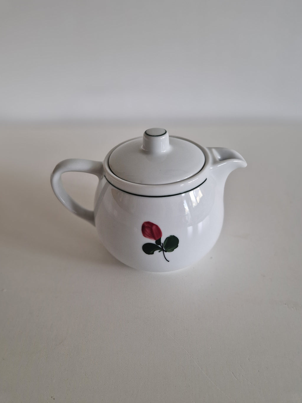 Vintage Lilien Porzellan Teapot – Hand-Painted Roses & Pansies