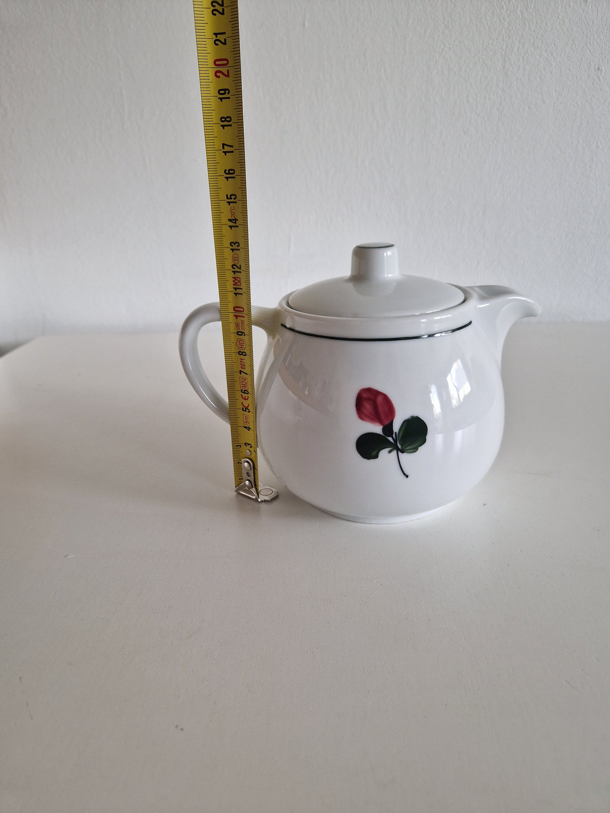 Vintage Lilien Porzellan Teapot – Hand-Painted Roses & Pansies