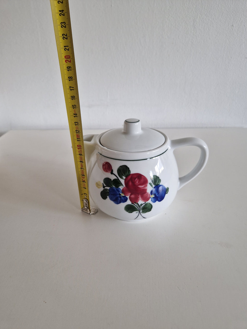 Vintage Lilien Porzellan Teapot – Hand-Painted Roses & Pansies