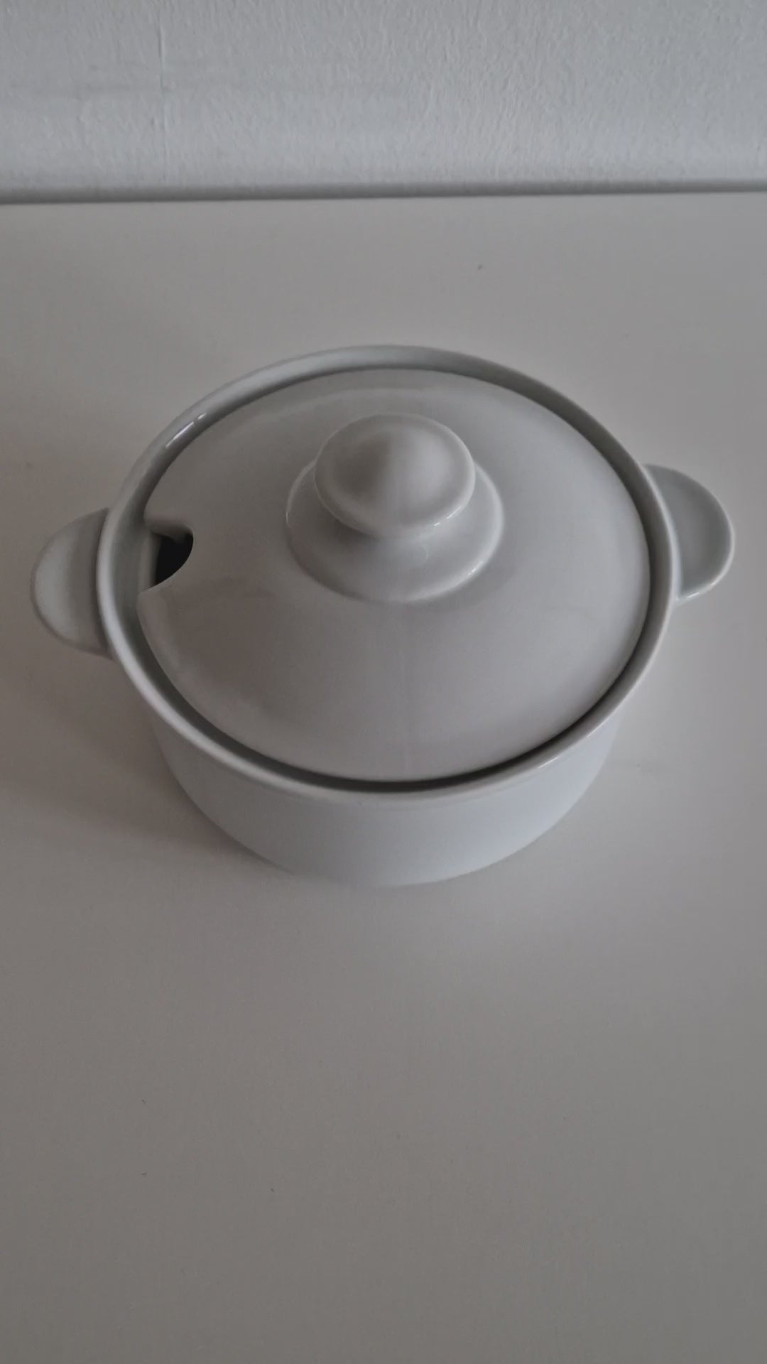 Vintage Porcelain Soup Tureen by Lilien Porzellan Austria - Timeless Elegance for Your Table