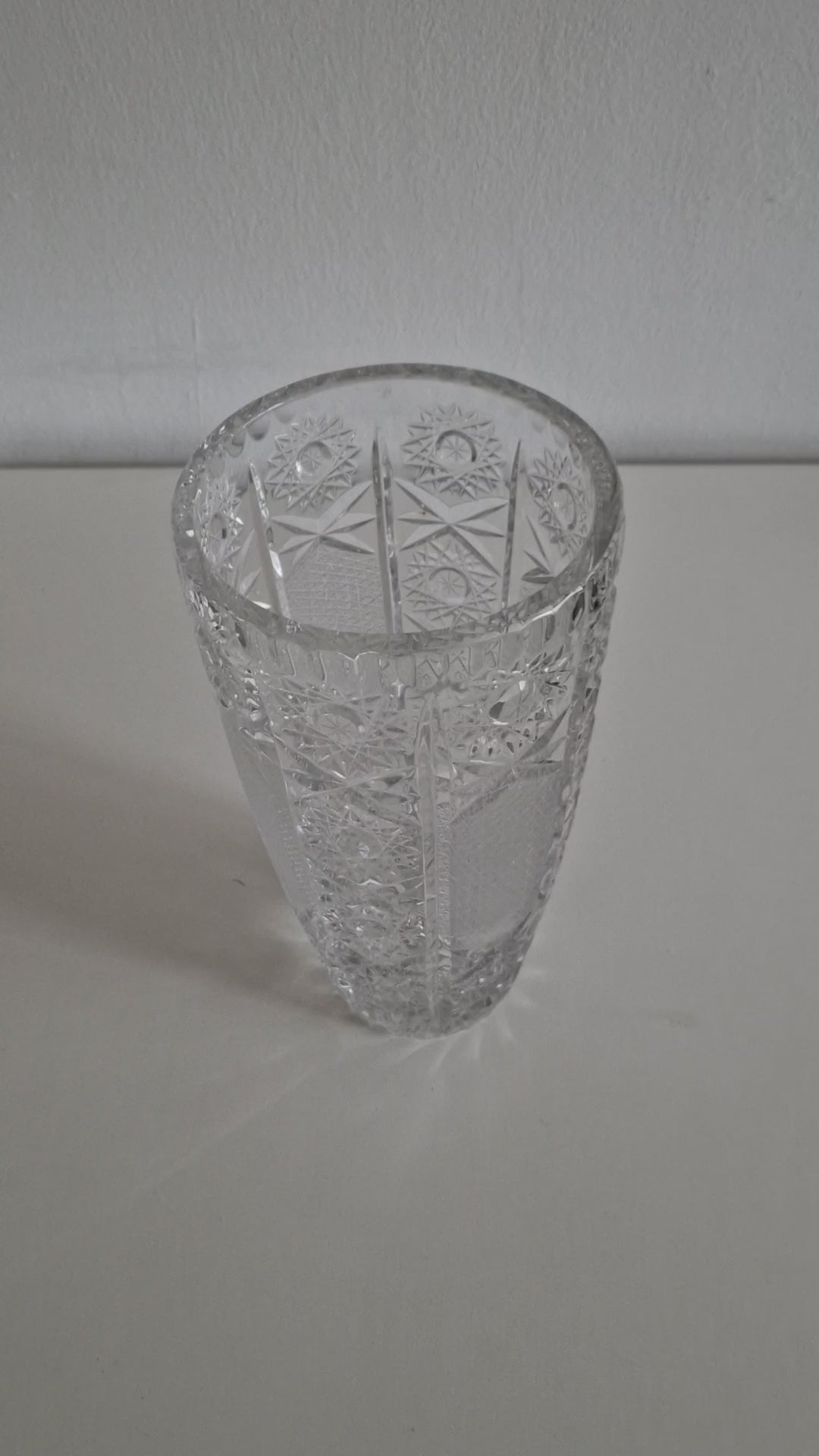Vintage Heavy Cut Crystal Vase – Octagonal Faceted Cylinder | Star Snowflake Medallions & Crosshatch Diamond Cuts | Sunburst Base | approx. 24 cm