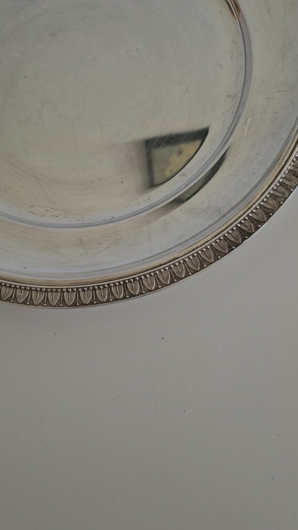 Antique Silver-Plated Charger Plate – Neoclassical Egg-and-Dart Border | Hallmarked | 30 cm
