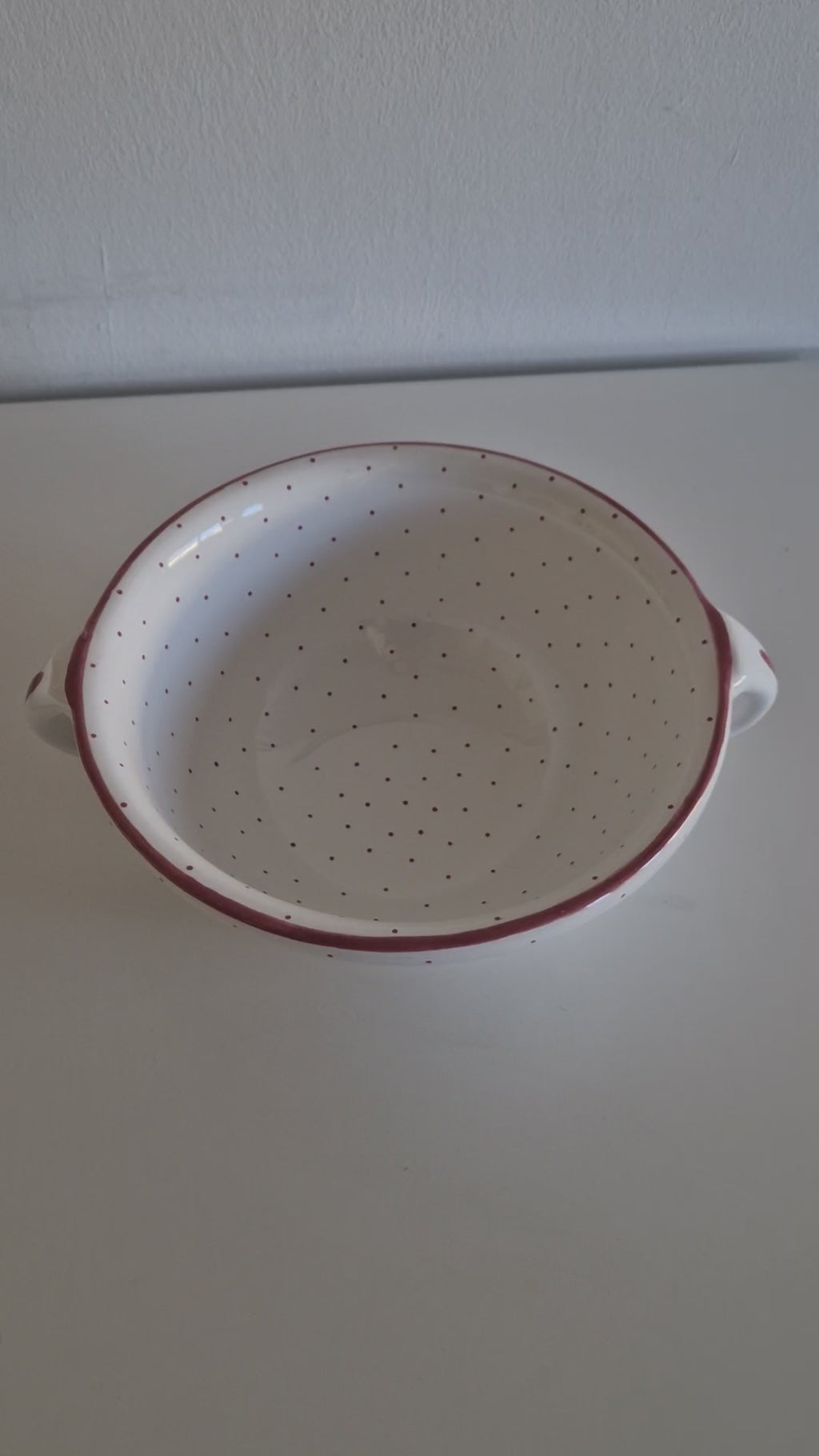 Vintage Gmundner Keramik Große Salatschüssel | Rotpunkte Muster | Henkel | ca. Mitte 20. Jahrhundert